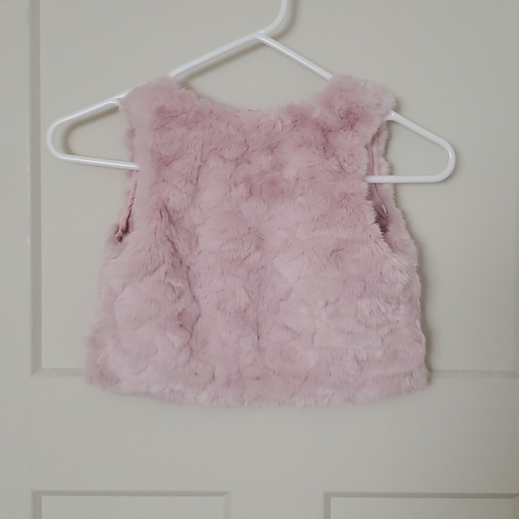 Girls pink FAUX fur vest - Picture 5 of 5